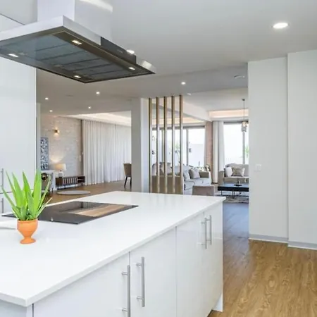 Вилла Amazing View - Lux & Pool Фуншал