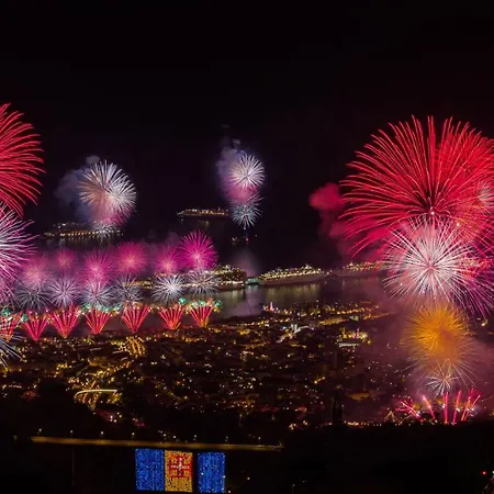 Amazing View - Lux & Pool Фуншал