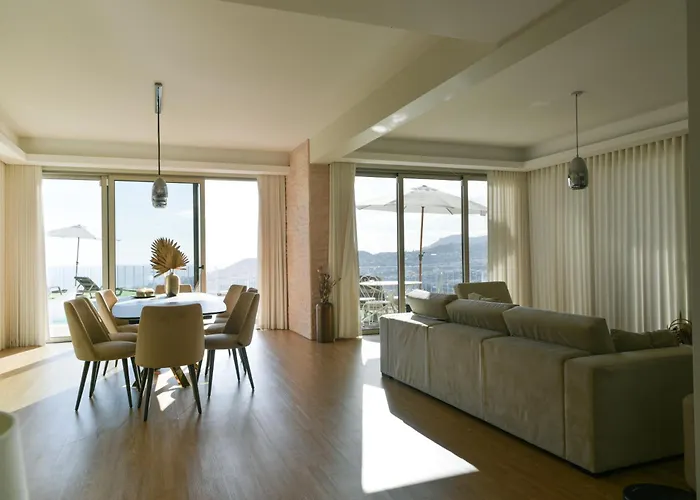 Amazing View - Lux & Pool Villa Funchal (Madeira)